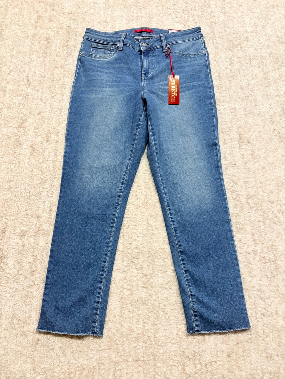 NWT Jennifer Lopez Cropped Jeans